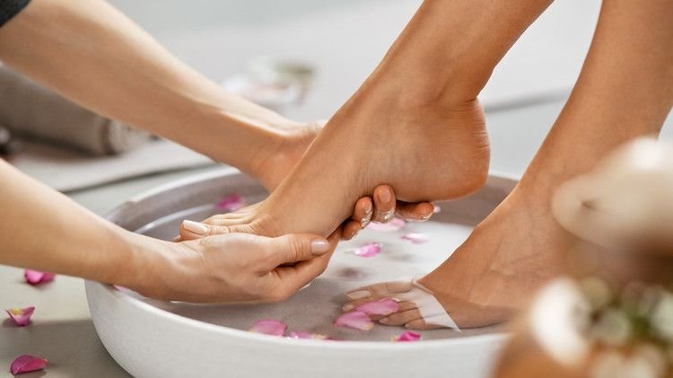 Luxury Foot Care Pedicure: Benefits, Treatments and Essential Foot Care Tips